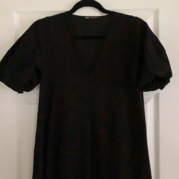 Zara black dress with bubble sleeve. - Picture 2 of 4